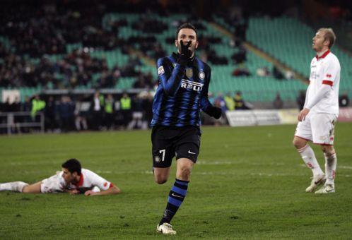 Άργησε να… ξυπνήσει, αλλά η Ίντερ πέρασε με 3-0 από το Μπάρι