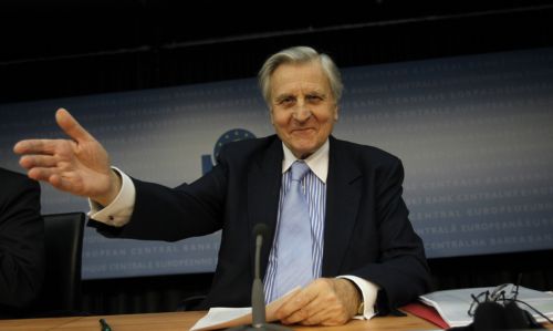 H ΕΚΤ δεν θα βιαστεί να αυξήσει τα επιτόκια, λέει ο Ζαν-Κλοντ Τρισέ
