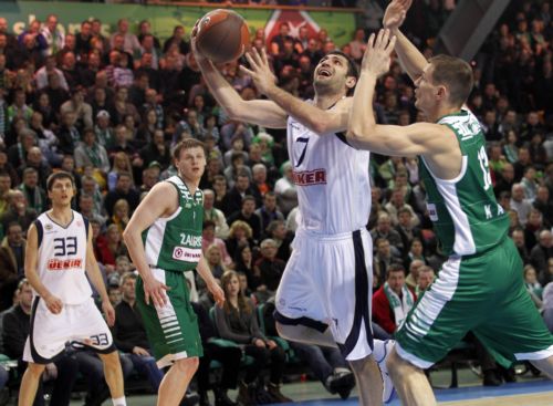 «Δώρο» Ζούρου σε Ολυμπιακό με νίκη επί Φενερμπαχτσέ/Ούλκερ