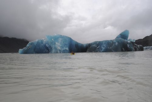 Μεγάλο παγόβουνο συνετρίβη σε λίμνη μετά το σεισμό στη Νέα Ζηλανδία
