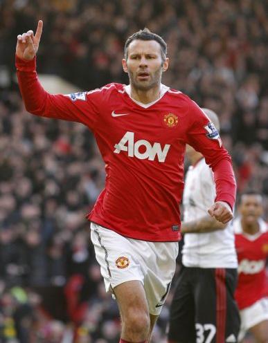 Για πάντα «μπέμπης» ο Γκιγκς, ανανέωσε ως το 2010