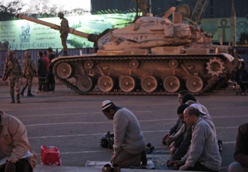 Στους δρόμους χιλιάδες Αιγύπτιοι για τη μεγαλύτερη αντικαθεστωτική διαδήλωση