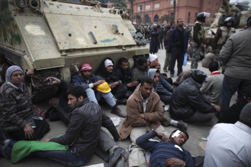 Χωρίς αποτέλεσμα οι συνομιλίες κυβέρνησης-αντιπολίτευσης στην Αίγυπτο, στους δρόμους οι διαδηλωτές