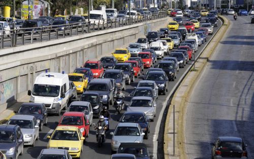 Ακινητοποιημένα όλα τα μέσα μαζικής μεταφοράς, δεν ισχύει ο δακτύλιος