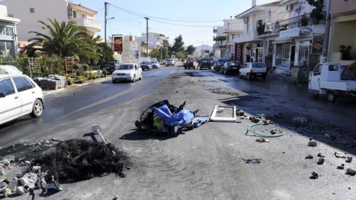 Eπίθεση με μολότοφ εναντίον περιπολικού στη λεωφόρο Λαυρίου