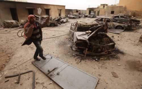 Η Αλ Κάιντα καθοδηγεί την εξέγερση, λέει ο Μουαμάρ Καντάφι