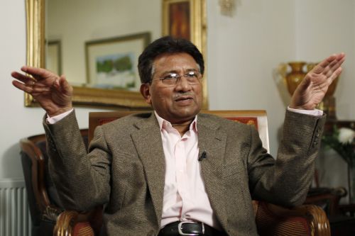 Ένταλμα σύλληψης εις βάρος του τέως προέδρου του Πακιστάν για τη δολοφονία της Μπ.Μπούτο