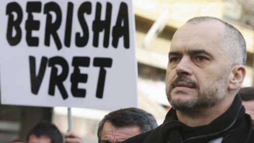 Νέες διαδηλώσεις της αντιπολίτευσης στην Αλβανία κατά τις κυβέρνησης