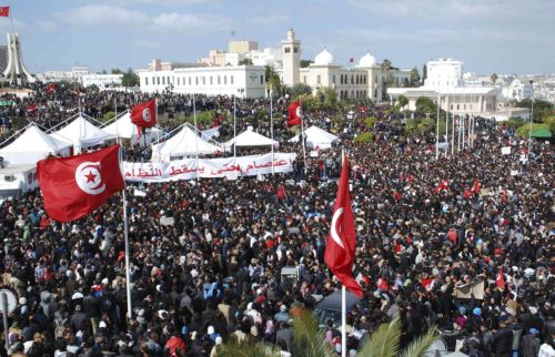 Τρεις νεκροί στις συγκρούσεις διαδηλωτών-αστυνομίας στην Τύνιδα