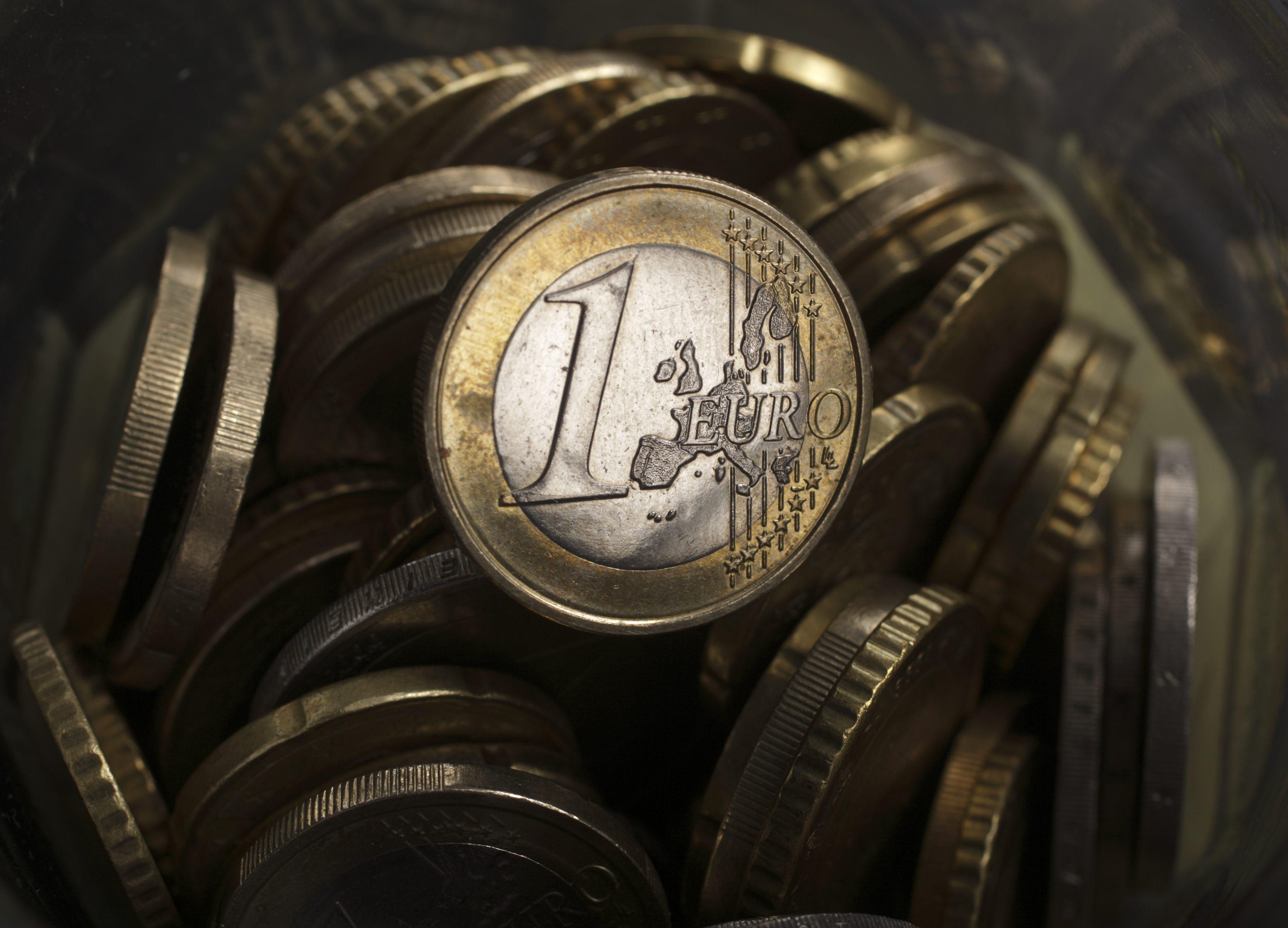 Με δυνατότητα αγοράς ομολόγων σχεδιάζει η Κομισιόν το μόνιμο μηχανισμό για την ΕΕ