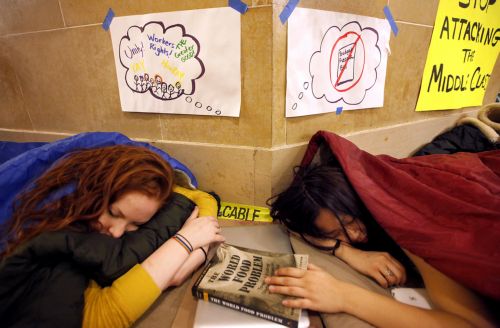 Παράλυτη η γερουσία στο Ουισκόνσιν, αδυνατεί να ψηφίσει το νόμο για τα εργασιακά