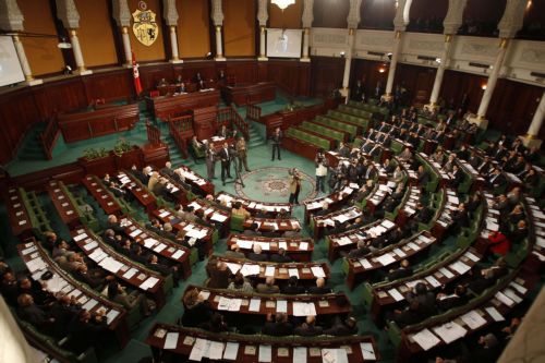 Αντιδράσεις στην Τυνησία για το νόμο που δίνει ενισχυμένες εξουσίες στον πρόεδρο