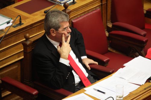 Mε το νέο εκλογικό νόμο θα ρυθμιστεί η ψήφος των αποδήμων, δεσμεύεται η κυβέρνηση