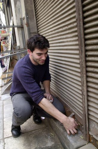 Κατεβάζουν ρολά τα εμπορικά καταστήματα στις 23 Φεβρουαρίου