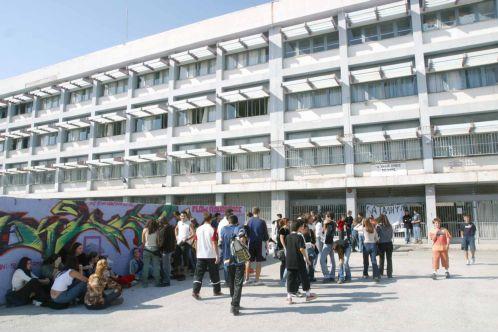 Αντιδράσεις προκαλούν τα σχέδια για συγχωνεύσεις και καταργήσεις σχολείων