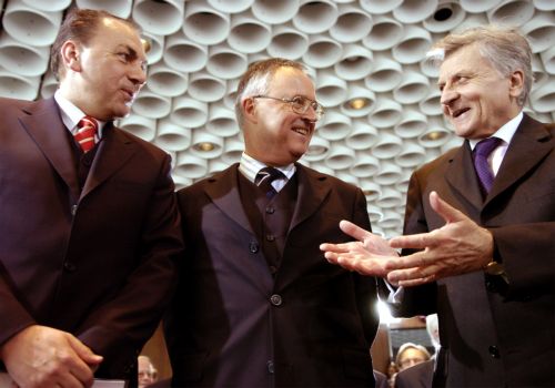 Αποσύρεται ο ο Άξελ Βέμπερ από την κούρσα διαδοχής του Τρισέ στην ΕΚΤ