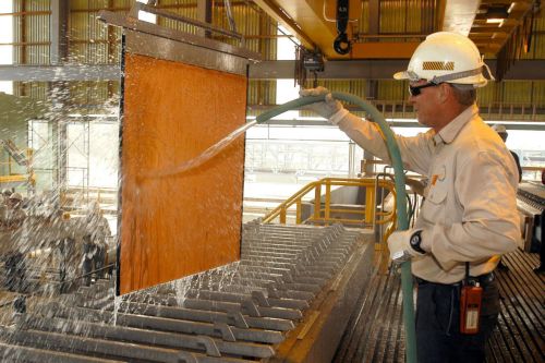 Σε επίπεδο-ρεκόρ σκαρφαλώνει η τιμή του χαλκού