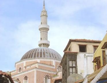 Άγνωστοι έσφαξαν γουρούνι μπροστά σε ιστορικό μουσουλμανικό τέμενος στην Καβάλα