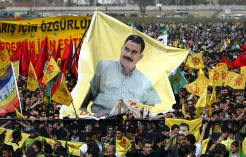 Δεκάδες Κούρδοι συνελήφθησαν σε διαδηλώσεις για τα δώδεκα χρόνια από τη σύλληψη Οτζαλάν