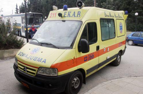 Ασθενοφόρο παρέσυρε και σκότωσε ηλικιωμένη στην Κορινθία
