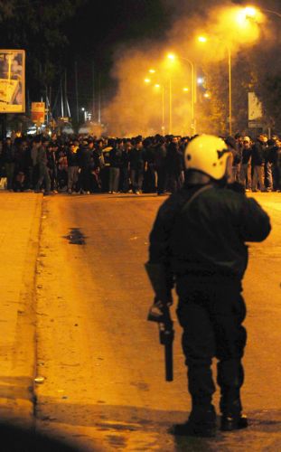 Συμπλοκή μεταναστών με δύο τραυματίες κοντά στο λιμάνι της Πάτρας