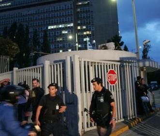 Με την επίθεση στο γραφείο του Χρυσοχοΐδη συνδέει η αστυνομία τον Β.Παλαιοκώστα