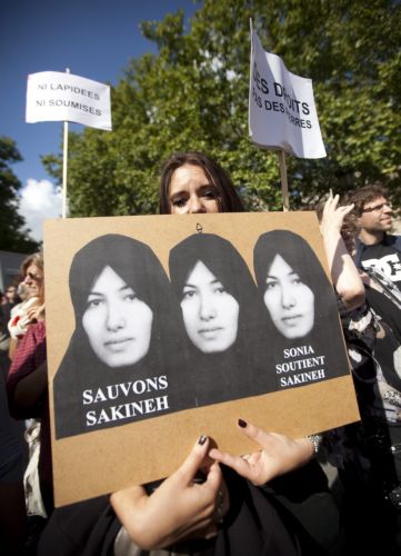 Ελεύθεροι αφέθηκαν οι Γερμανοί δημοσιογράφοι που κρατούνταν στο Ιράν