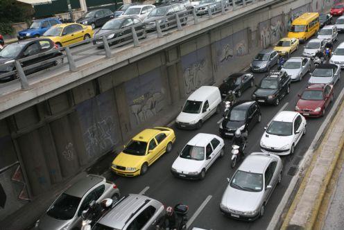 Κυκλοφοριακό κομφούζιο στην Αθήνα – Απεργία σε Μετρό, ΗΣΑΠ, τρόλεϊ και λεωφορεία