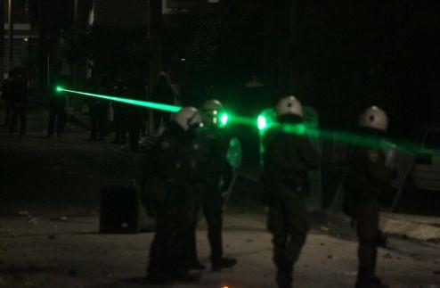 Προκαταρκτική εξέταση για τον αστυνομικό με προτεταμένο όπλο στην Κερατέα