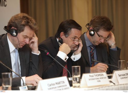 Τα 50 δισ. ευρώ δεν αποτελούν «μνημονιακό στόχο», σύμφωνα με το υπουργείο Οικονομικών