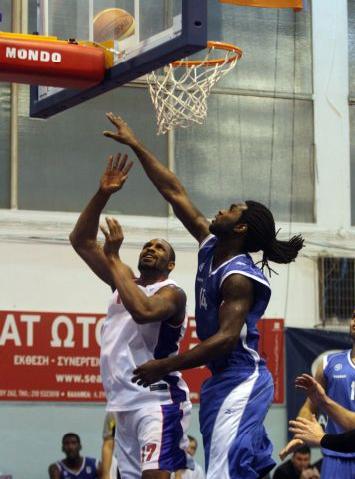 Περίπατος στην Πλατεία για τον Πανιώνιο, 86-69 τον Πανελλήνιο