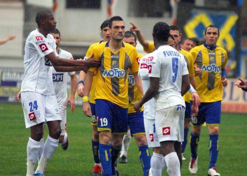 Οργή στον Παναιτωλικό για ΠΑΣ Γιάννινα, που μετανοεί και ζητά επανάληψη του αγώνα