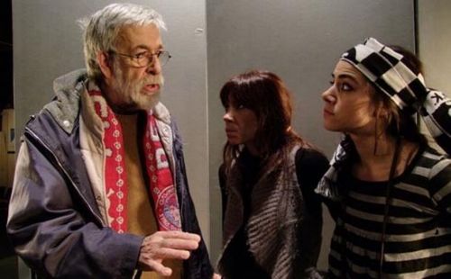 Καταστροφές και τραυματισμός στο Θέατρο Τέχνης στην παράσταση για τον ΠΑΟΚ