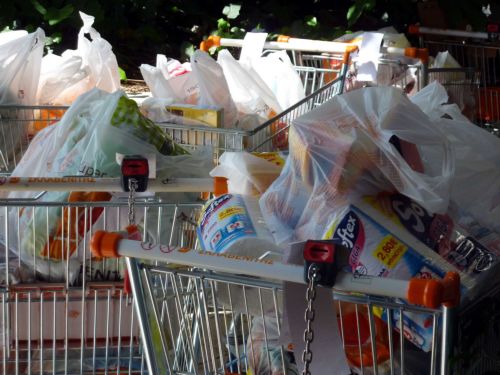 Ακριβότερο κατά 4,4% το οικογενειακό καλάθι το Φεβρουάριο