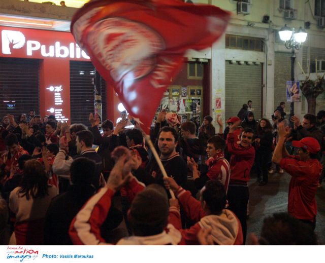 Σκόρπισε την ΑΕΚ με έξι… μποφόρ και γιόρτασε τον τίτλο ο Ολυμπιακός