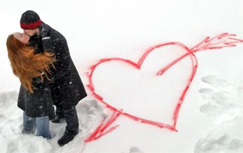 Στον έρωτα, όποιος κυνηγάει τα πολλά μπορεί να χάσει και τα λίγα