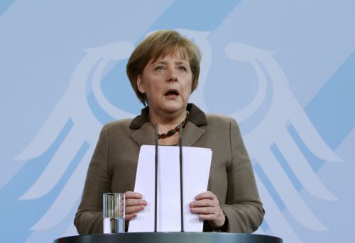 «Φρένο» βάζει η Μέρκελ στα αιτήματα για μείωση επιτοκίων στα δάνεια του μηχανισμού στήριξης