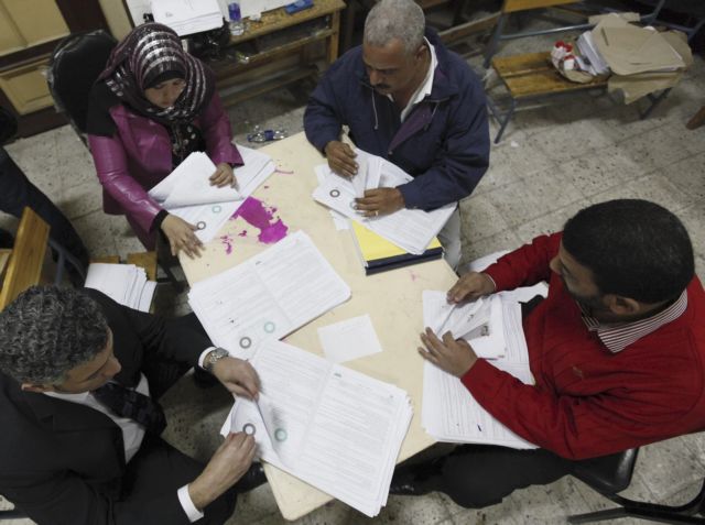 Οι Αιγύπτιοι ψήφισαν «ναι» στο δημοψήφισμα για τις συνταγματικές αλλαγές