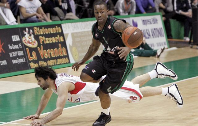 Παρέδωσε τα όπλα ο Ολυμπιακός στη Σιένα, ηττήθηκε 88-76 και αποκλείστηκε