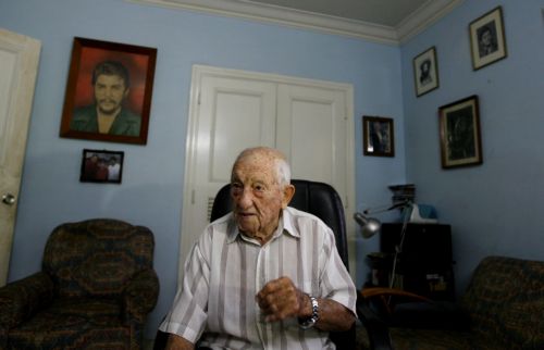 «Έφυγε» ο συνταξιδιώτης του Τσε, Αλμπέρτο Γκρανάδο
