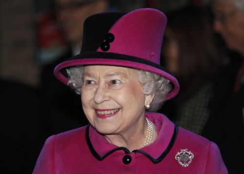 Την Ιρλανδία θα επισκεφτεί μέσα στη χρονιά η βασίλισσα της Αγγλίας Ελισάβετ