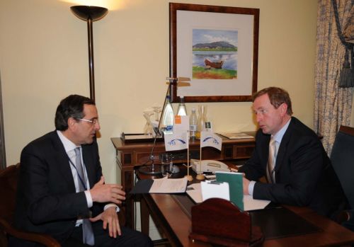 Με τον εντολοδόχο πρωθυπουργό της Ιρλανδίας συναντήθηκε ο Αντώνης Σαμαράς
