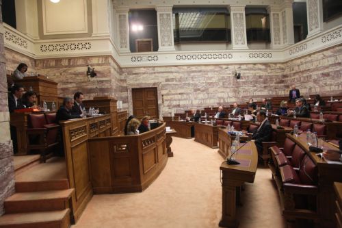 Υπερψήφιση ρύθμισης για αναστολή πλειστηριασμών για χρέη προς τράπεζες