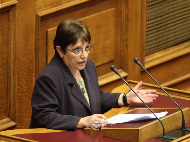 «Προκρούστης διαρκείας» το Σύμφωνο για το Ευρώ, τονίζει η Αλ.Παπαρήγα