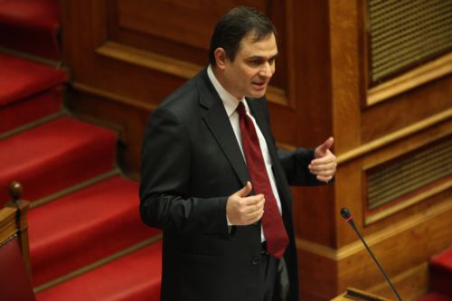 Διαμάχη στη Βουλή για την οικονομία κατά την κύρωση του απολογισμού του 2009