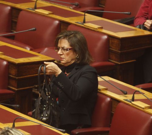 Νέες βολές Βάσως Παπανδρέου προς την κυβέρνηση με αφορμή την κατάθεση τροπολογιών