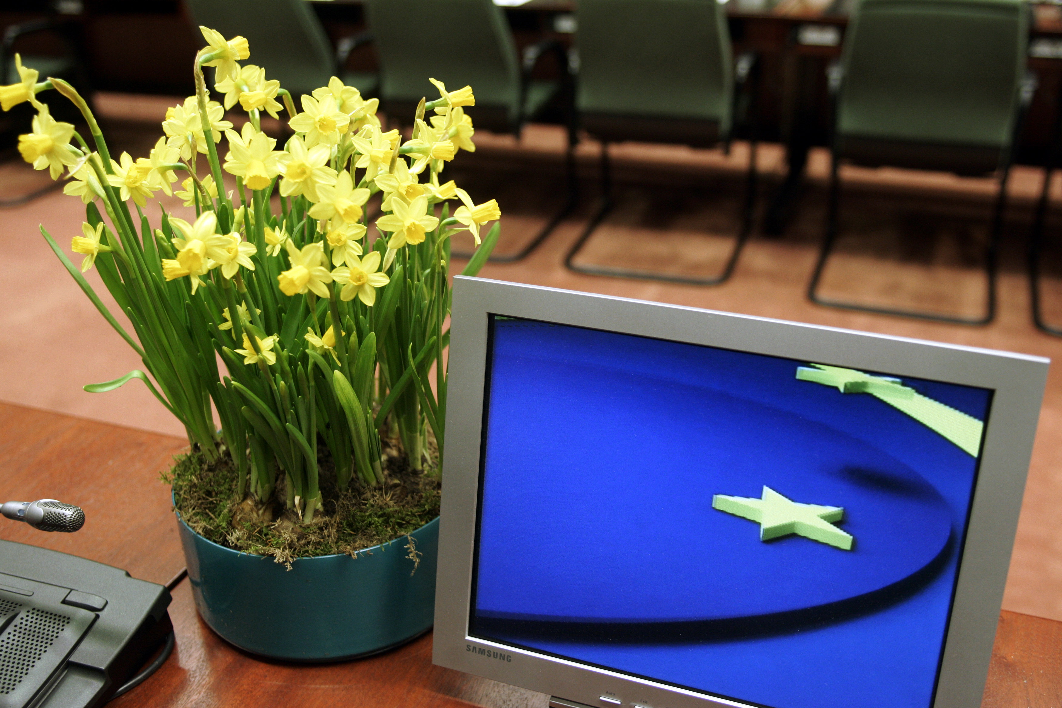 Κριτική στους χειρισμούς και τους πανηγυρισμούς της κυβέρνησης από την Αντιπολίτευση