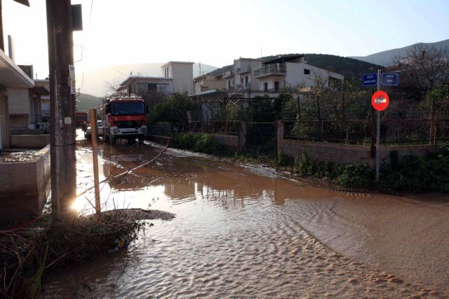 Δεκάδες πλημμυρισμένα σπίτια στη Βοιωτία εξαιτίας της ζημιάς στον αγωγό της ΕΥΔΑΠ