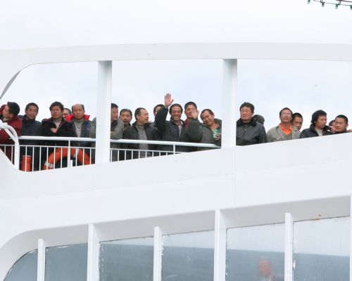 Κατά χιλιάδες συνεχίζουν να καταφτάνουν στην Κρήτη οι Κινέζοι υπήκοοι από τη Λιβύη