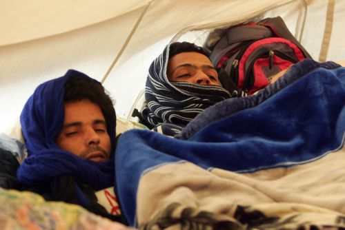 «Παράθυρο» εξάμηνης παραμονής με δυνατότητα ανανέωσης ανοίγει η κυβέρνηση στους μετανάστες